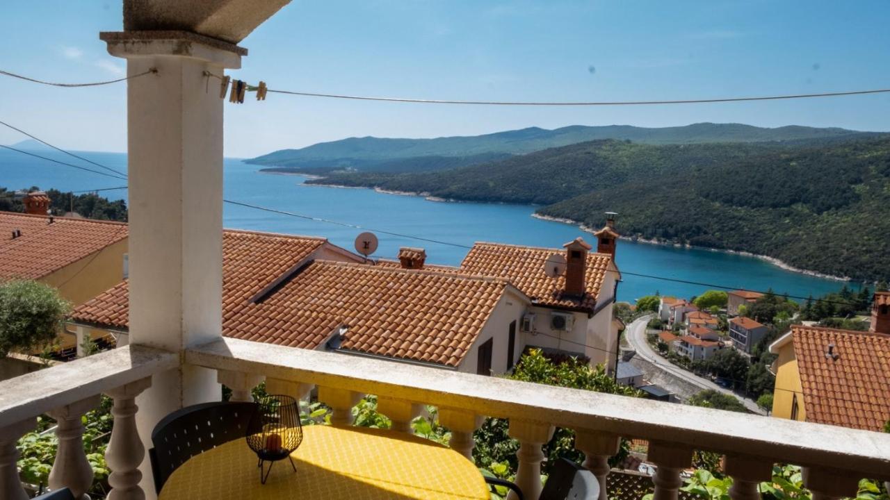 Apartment With Beautiful Sea View 라벡 외부 사진