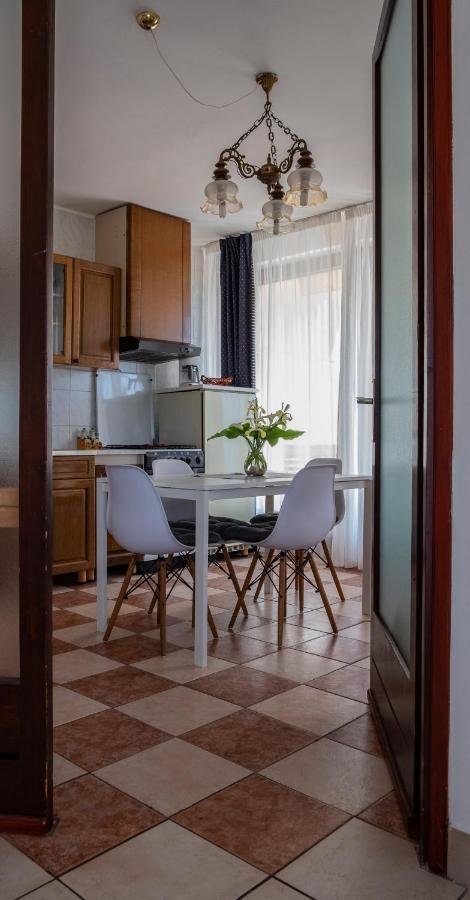 Apartment With Beautiful Sea View 라벡 외부 사진