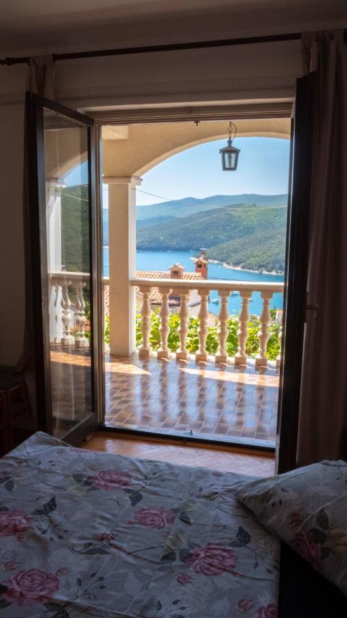 Apartment With Beautiful Sea View 라벡 외부 사진
